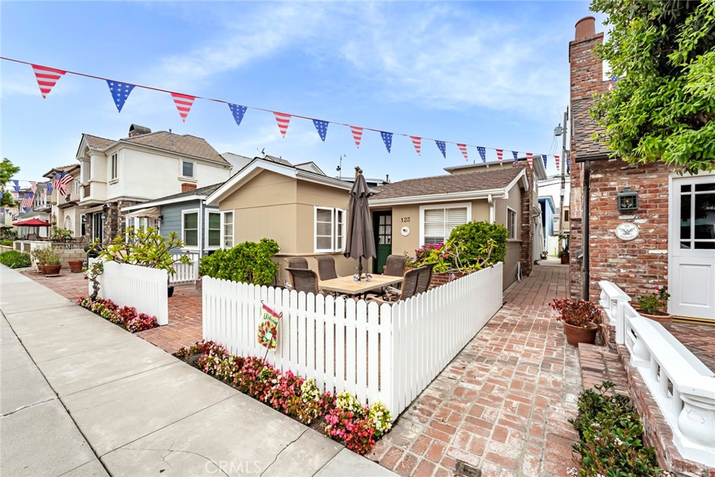 123 Opal Ave , #1/2, Newport Beach, CA 92662