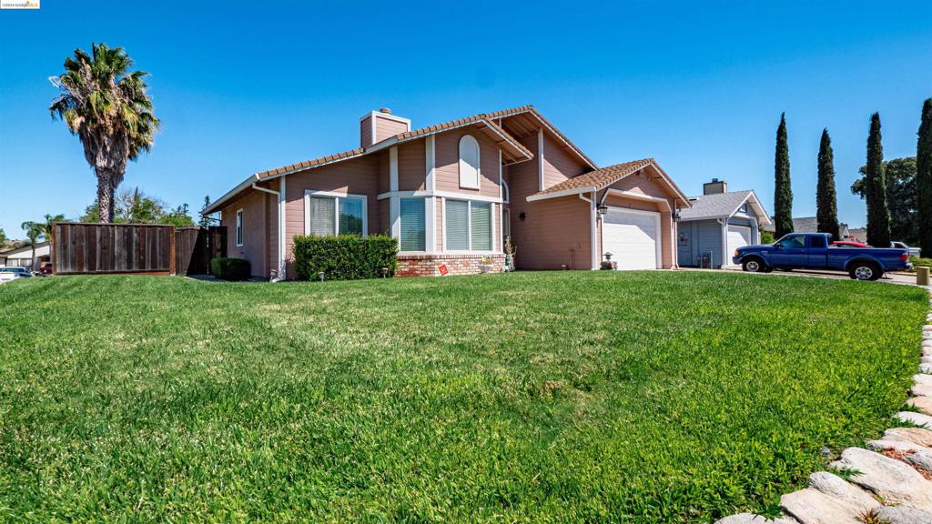 1770 Gateway Dr, Oakley, CA 94561