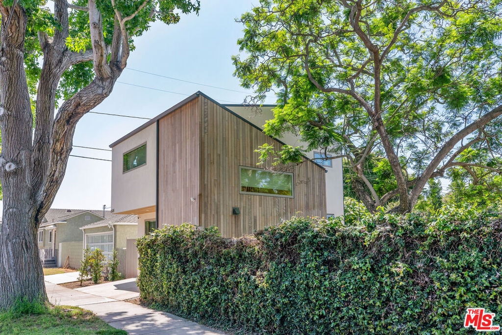 1352 Pacific Street, #B, Santa Monica, CA 90405