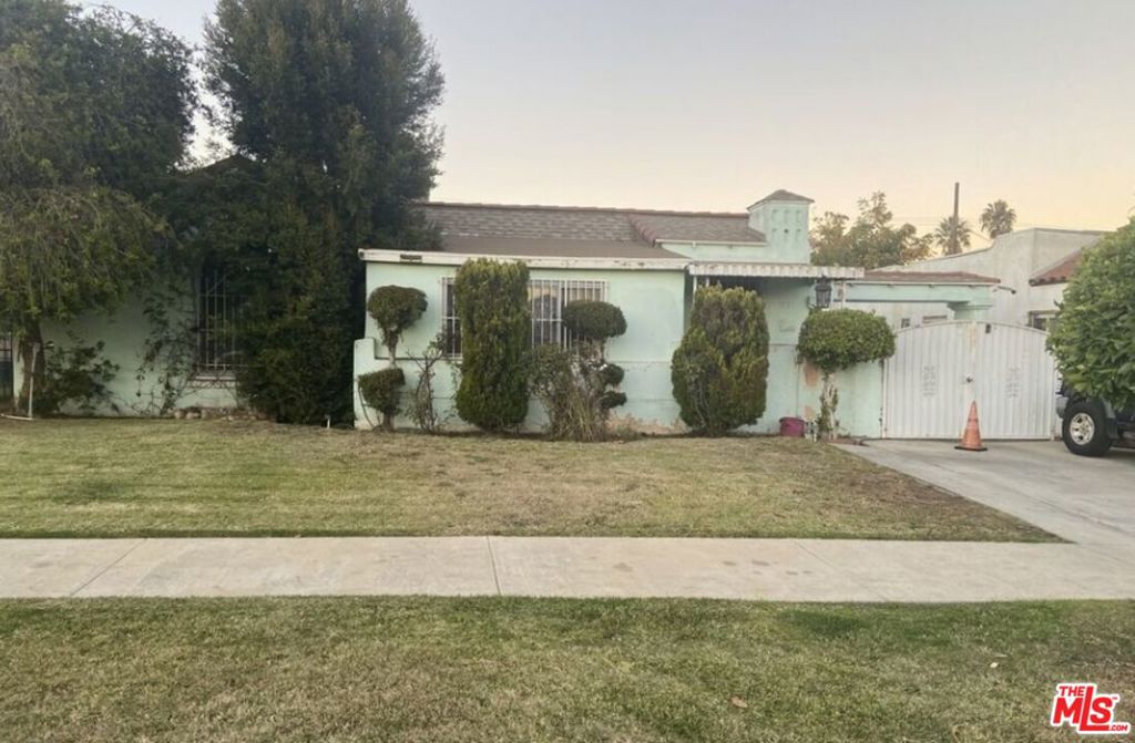 1851 W 84Th Place, Los Angeles, CA 90047