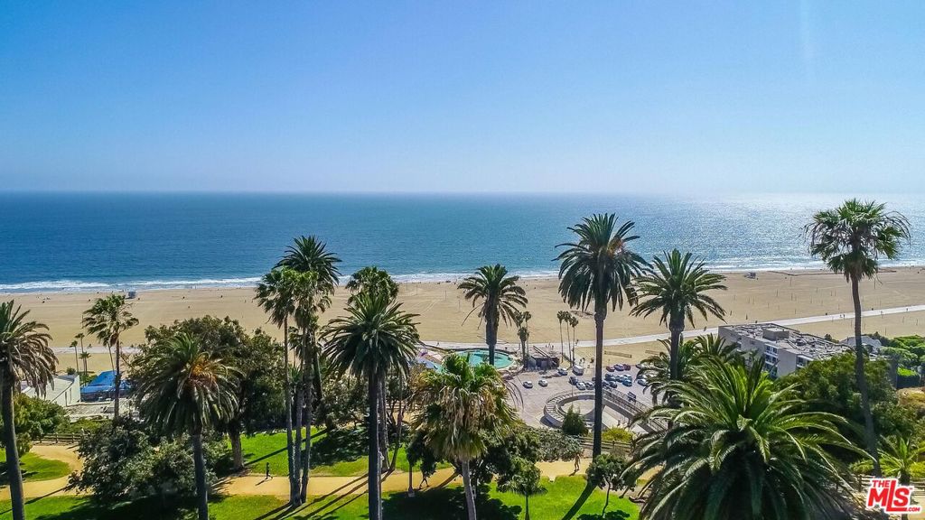 833 Ocean Avenue, #202, Santa Monica, CA 90403