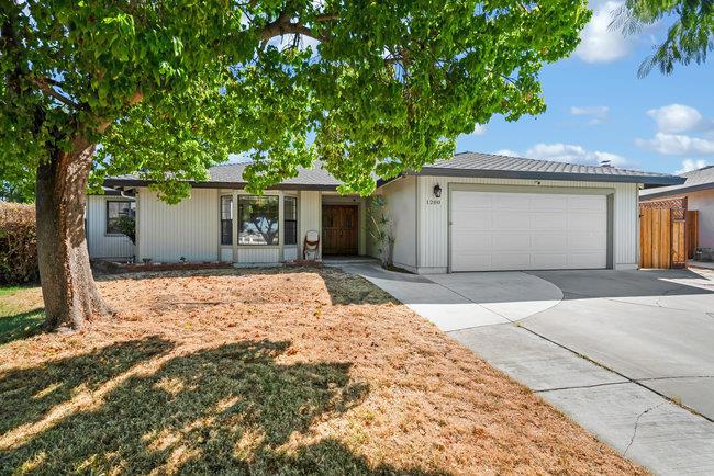 1280 Meadow Way Circle, Hollister, CA 95023