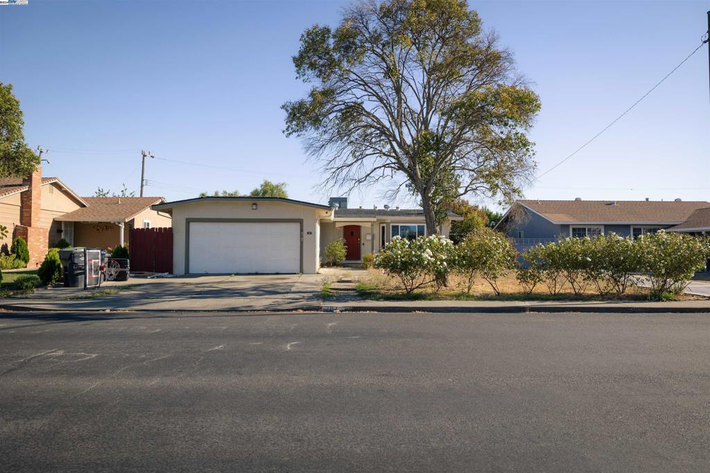 767 Meadowlark Dr, Fairfield, CA 94533