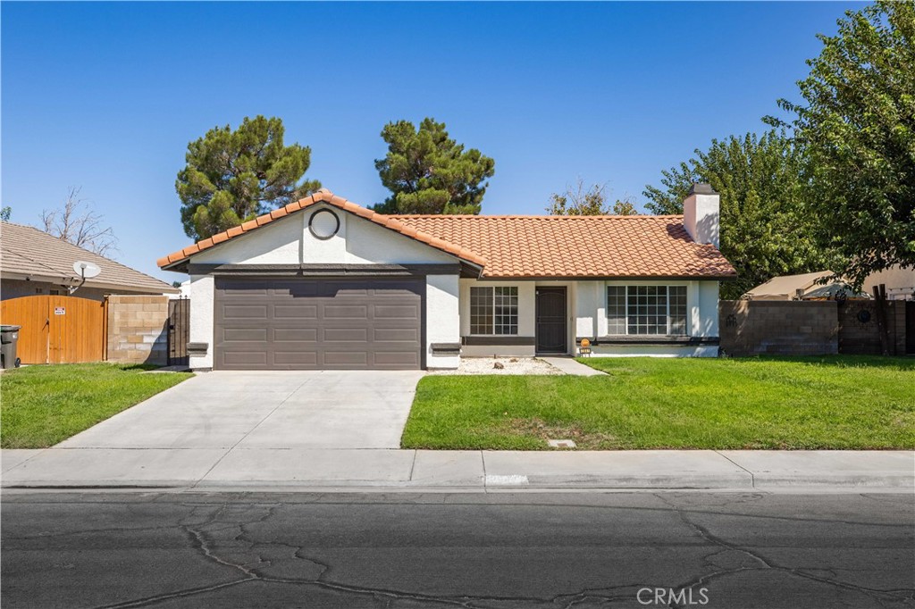 2841 La Vida Drive, Lancaster, CA 93535