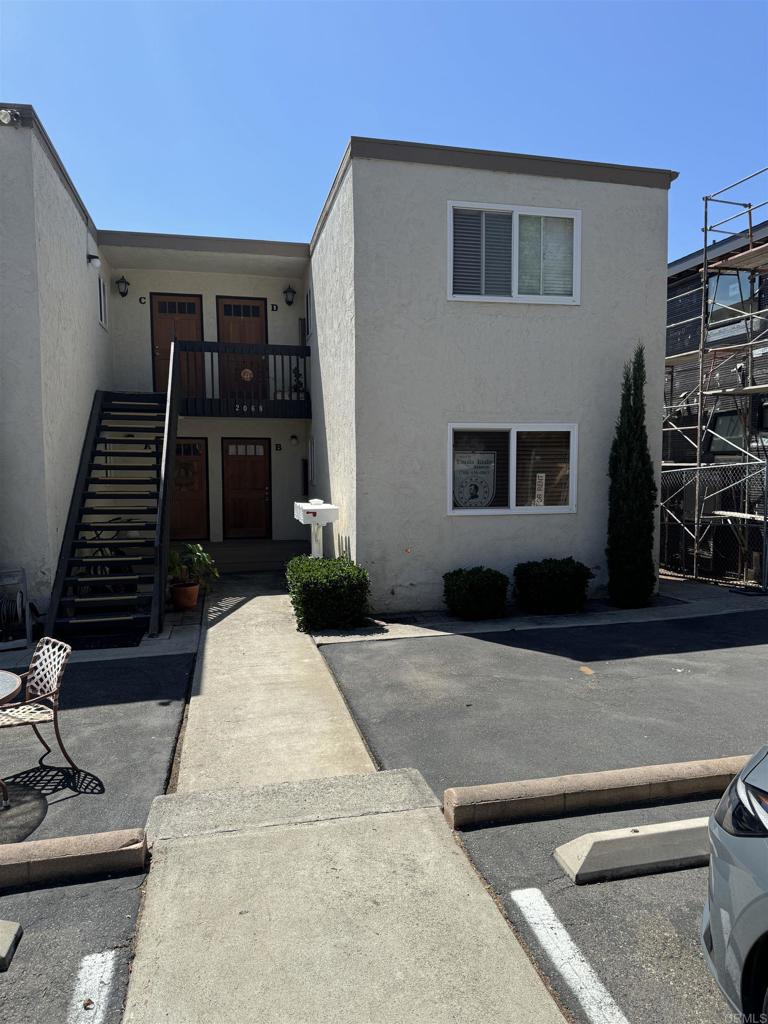 2068 Montgomery Avenue, #B, Cardiff by the Sea, CA 98200