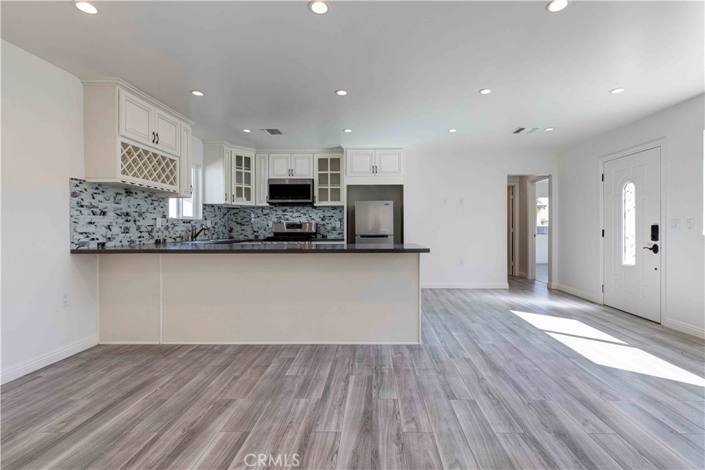 8812 Laurel Canyon Boulevard | Similar Property Thumbnail