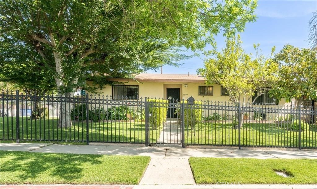 12140 Hoyt Street, Sylmar, CA 91342