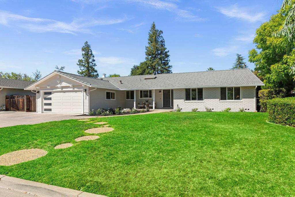 20329 Knollwood Drive, Saratoga, CA 95070