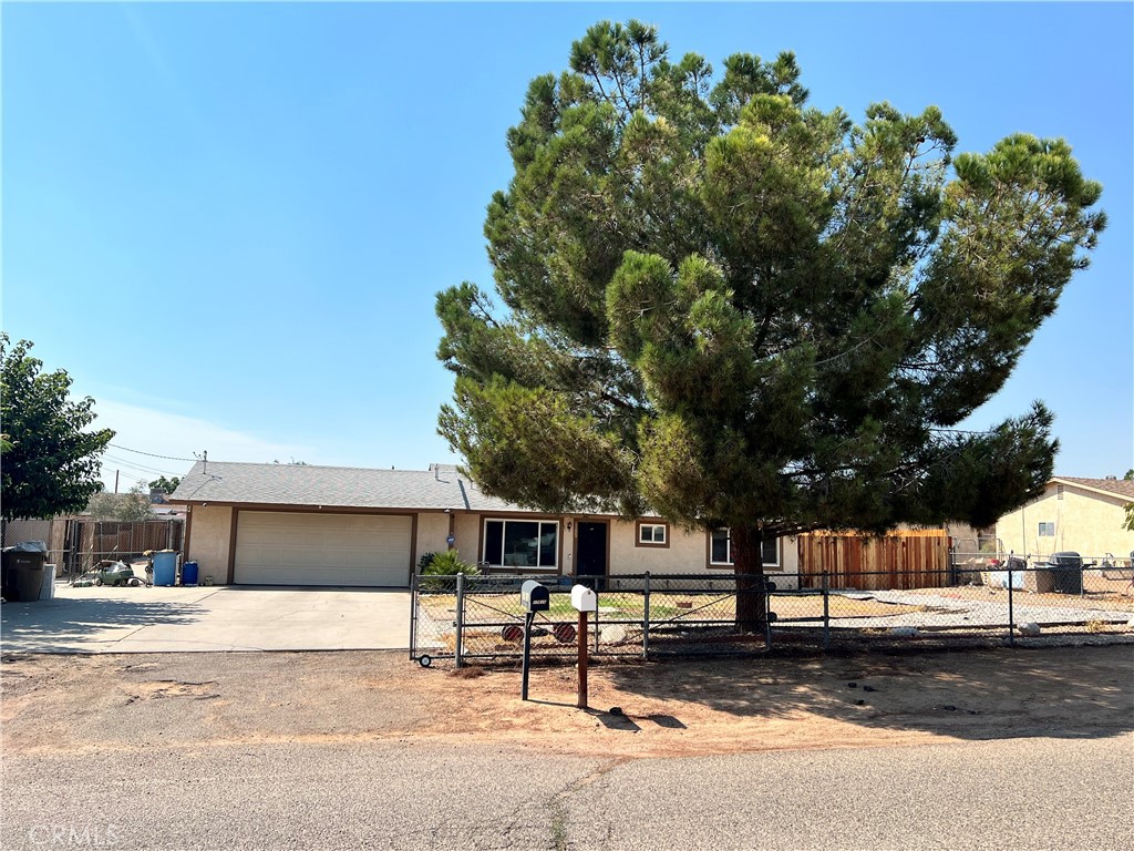 17805 Pine Street, Hesperia, CA 92345