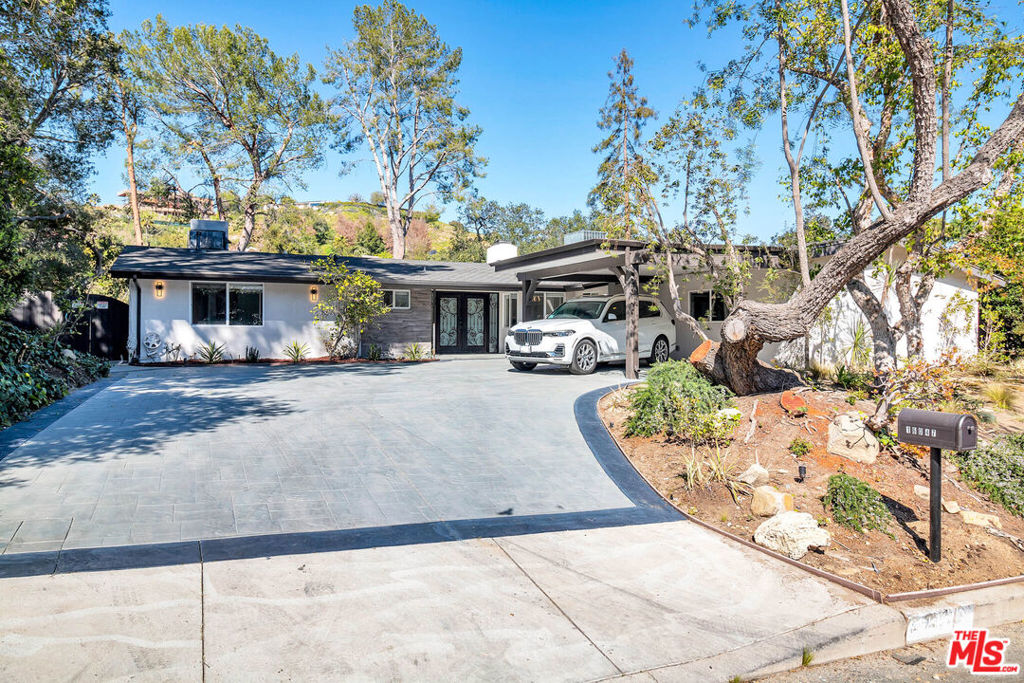 16047 Meadowcrest Road, Sherman Oaks, CA 91403