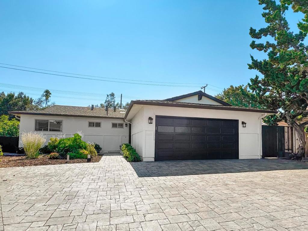 2554 Elliot Court, Santa Clara, CA 95051