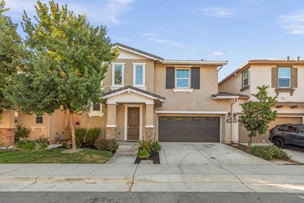 42 Sister City Way, Gilroy, CA 95020