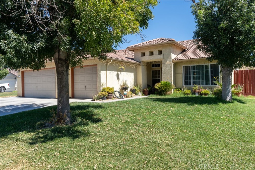 752 Petit Sirah Court, Los Banos, CA 93635