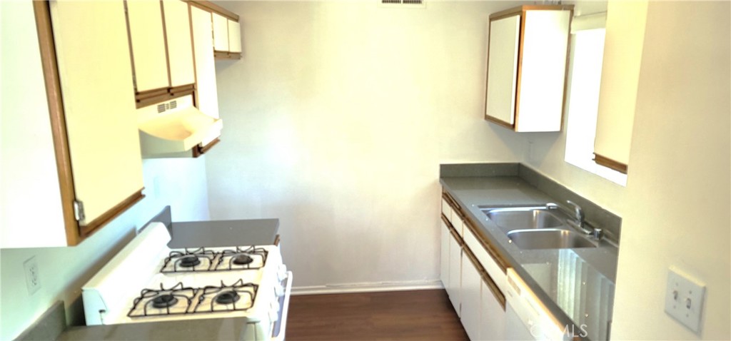 5328 Cleon Avenue | Similar Property Thumbnail