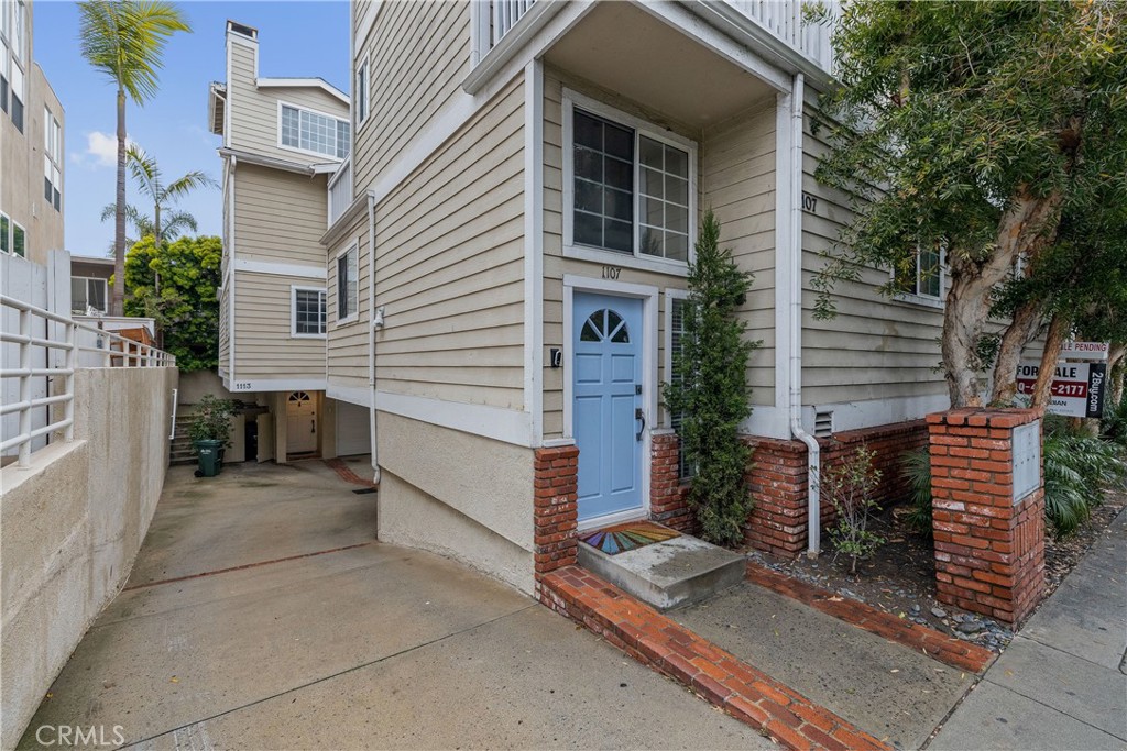 1107 Valley Drive, Hermosa Beach, CA 90254