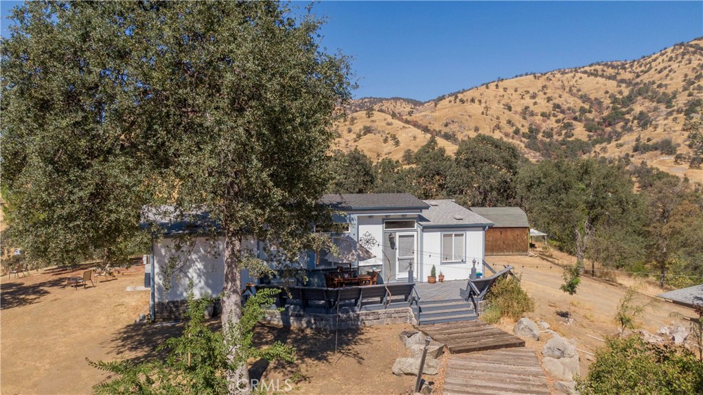 35487 Peck Lane, Squaw Valley, CA 93675