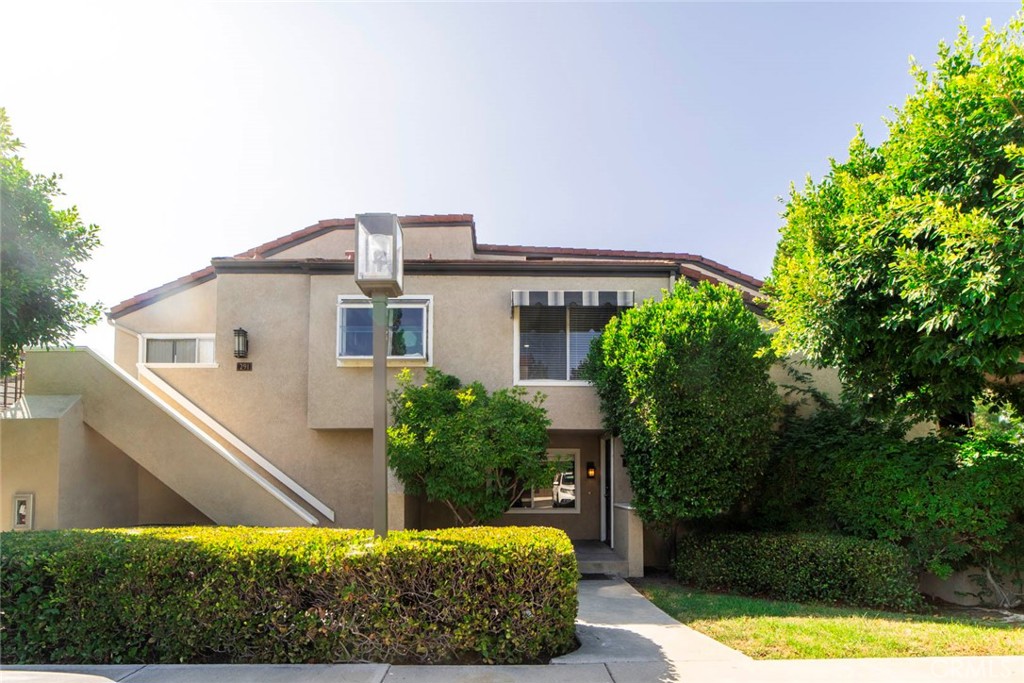 293 Stanford Court, #50, Irvine, CA 92612