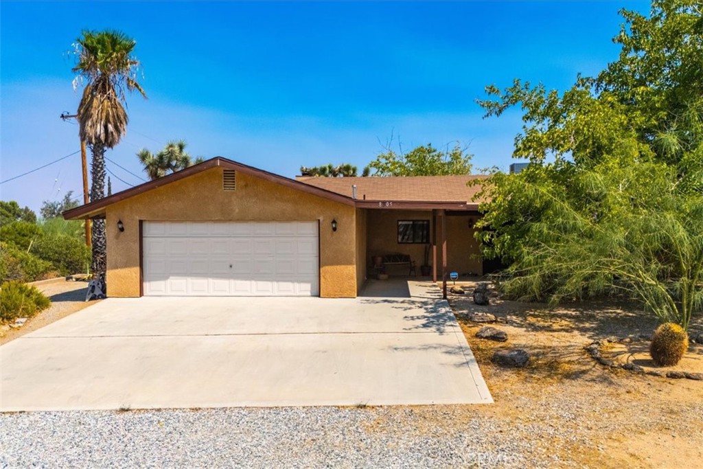 8305 Cholla Avenue, Yucca Valley, CA 92284