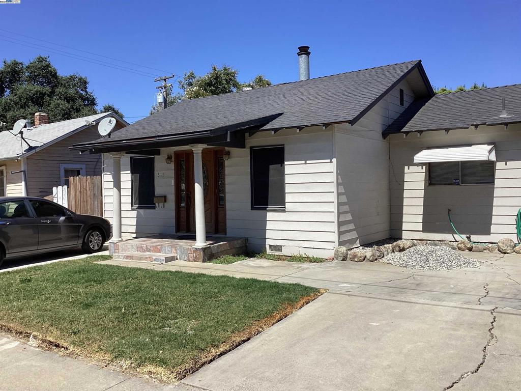 315 M St, Patterson, CA 95363