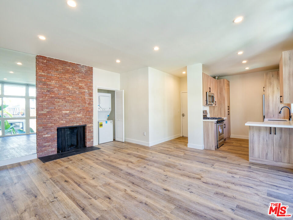 8903 Harratt Street, #F, West Hollywood, CA 90069