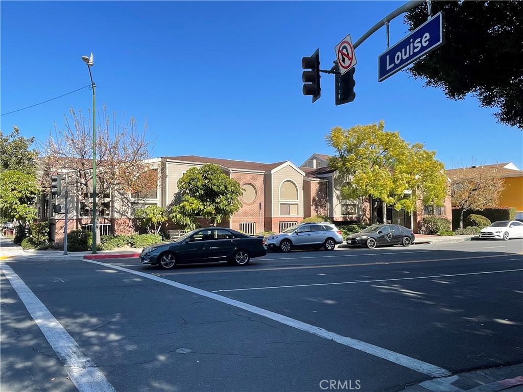 301 E Glenoaks Boulevard, #8 | Similar Property Thumbnail