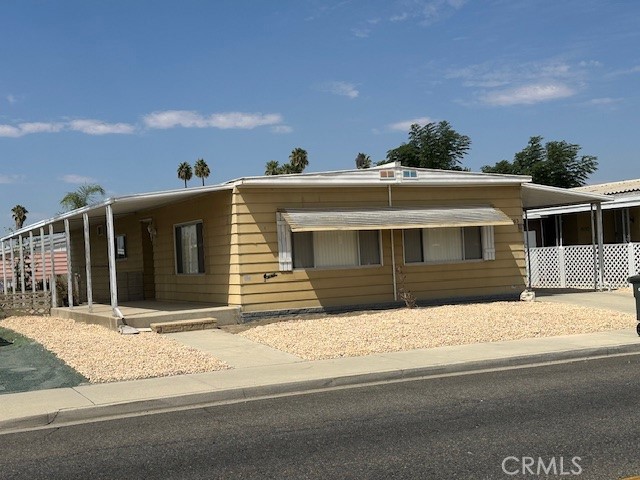 963 S Lyon Avenue, Hemet, CA 92543