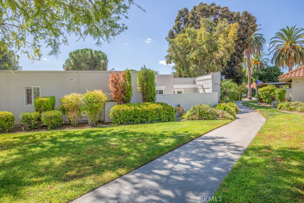 2047 Via Mariposa , #B, Laguna Woods, CA 92637