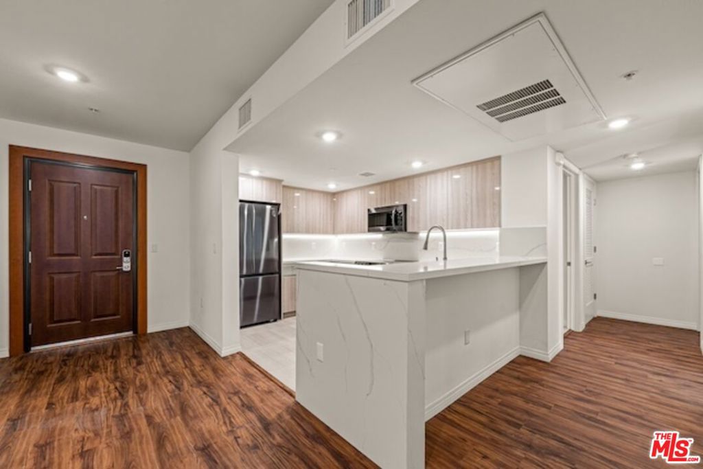 5245 Santa Monica Boulevard, #321 | Similar Property Thumbnail