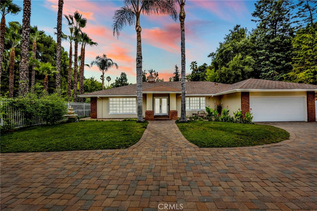 3855 Hayvenhurst Avenue, Encino, CA 91436