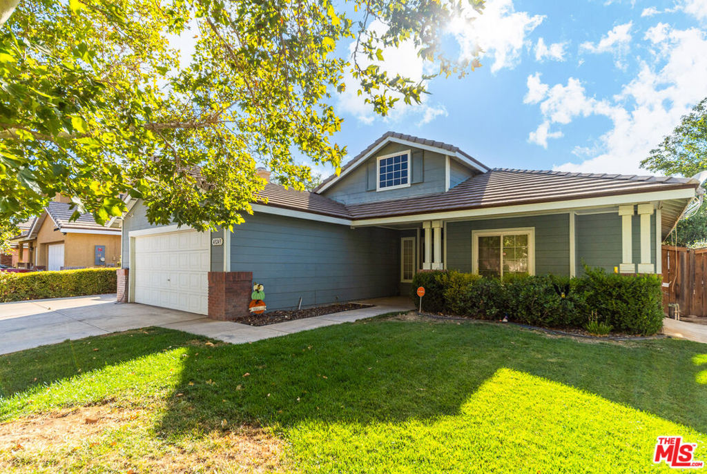 43243 Vineyard Drive, Lancaster, CA 93535