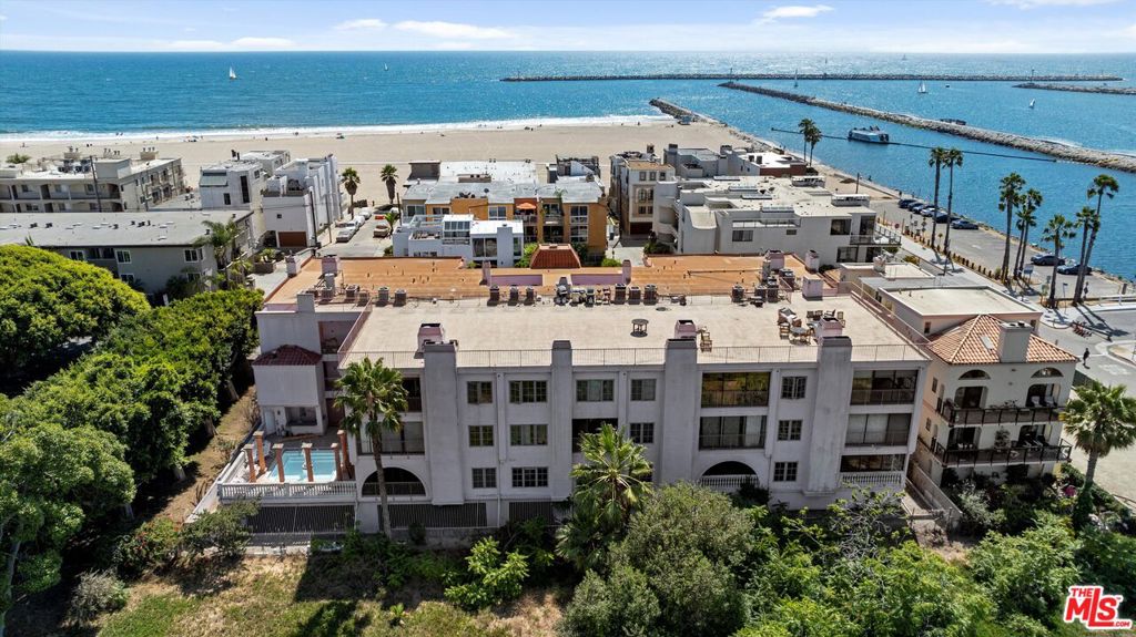 6220 Pacific Avenue, #102, Playa del Rey, CA 90293