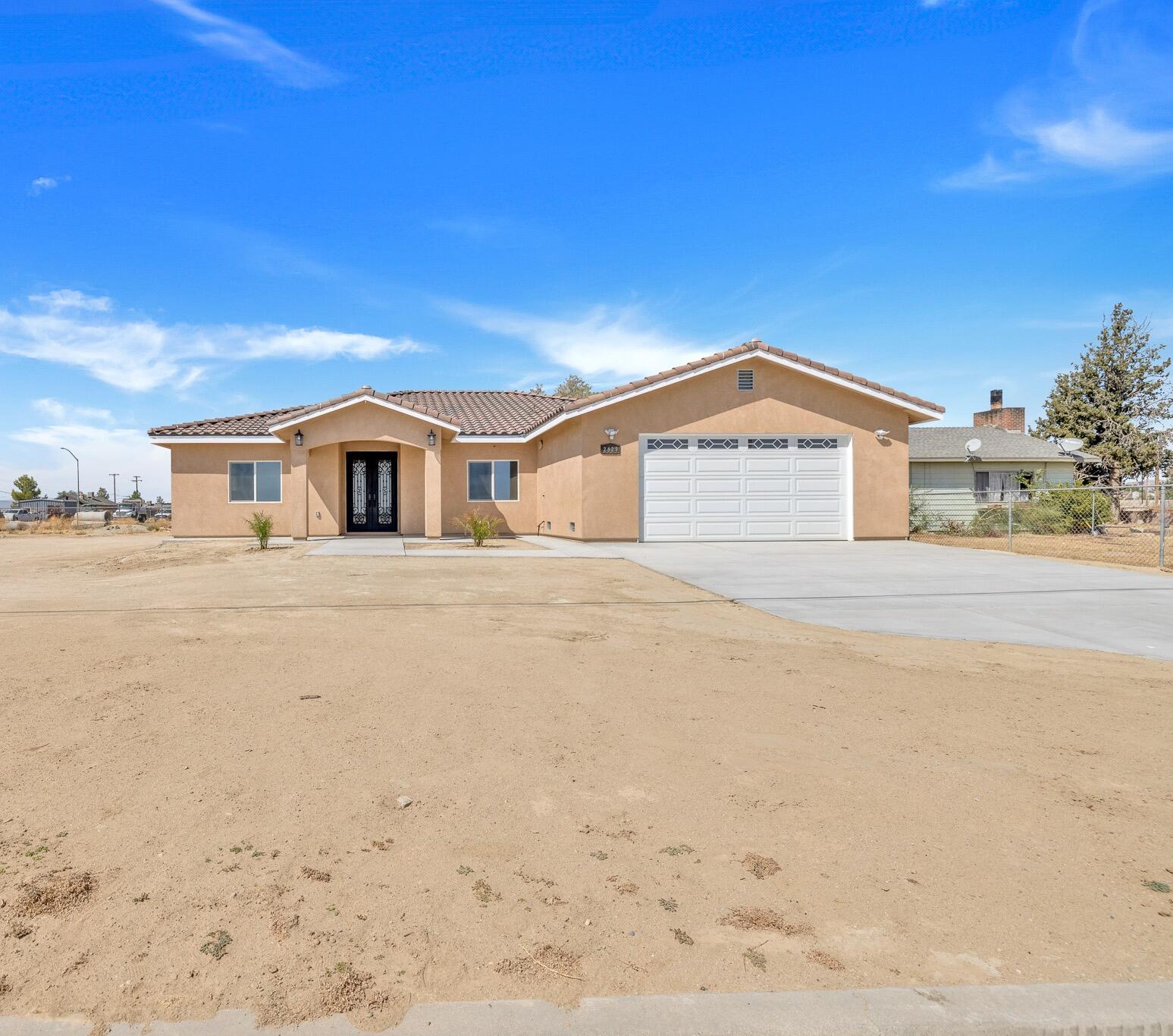 2929 W 28Th Street, Rosamond, CA 93560