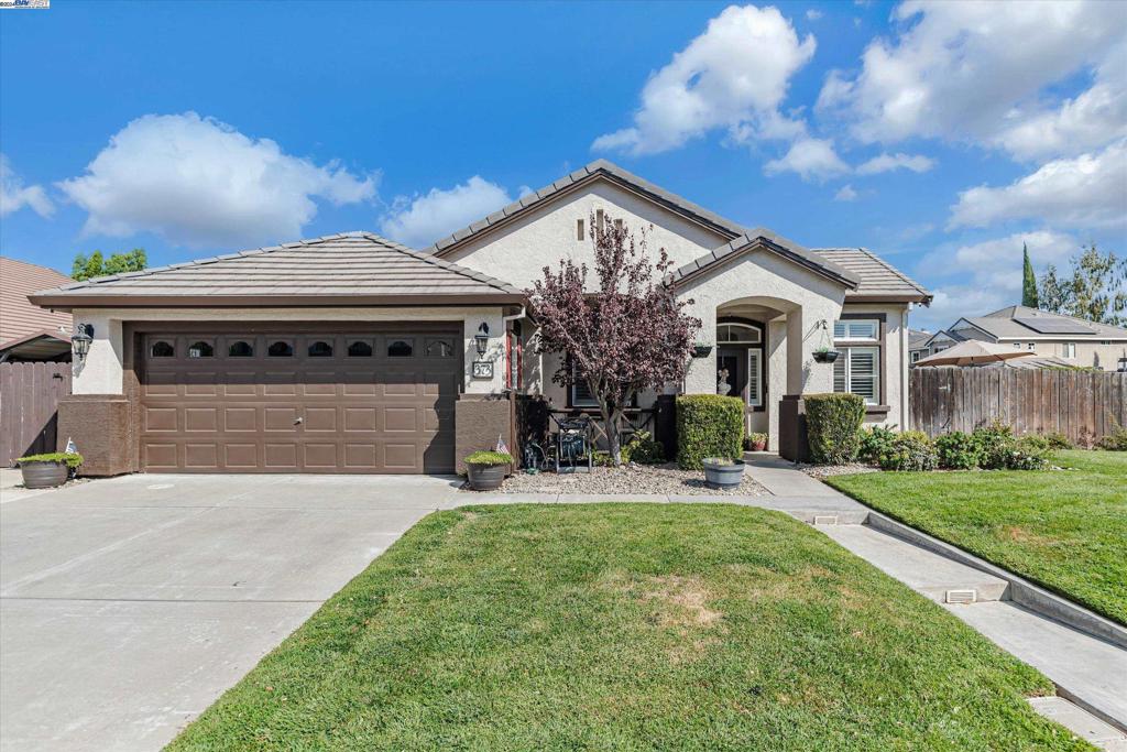 373 Pear Tree St, Manteca, CA 95337