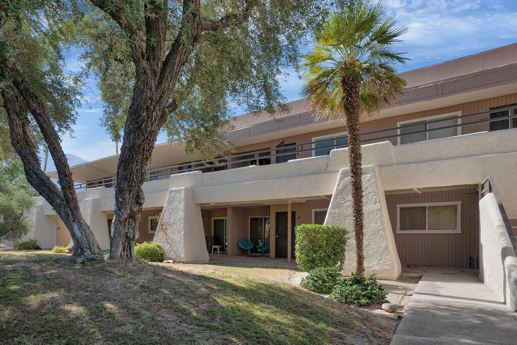 2857 N Los Felices Road, #204, Palm Springs, CA 92262