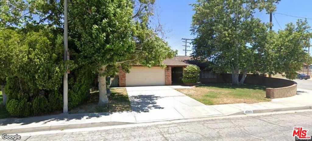 42802 Sachs Drive, Lancaster, CA 93536