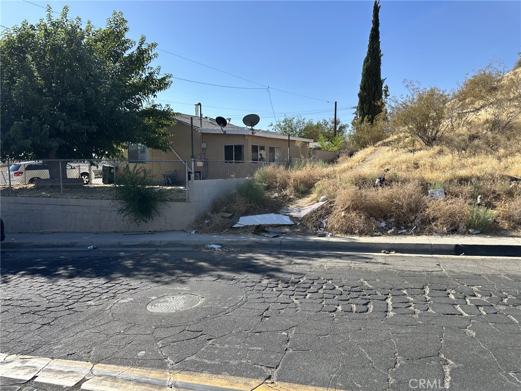 16711 Forrest Avenue, Victorville, CA 92395