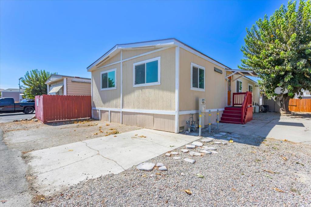 436 N Mercey Springs Road, Los Banos, CA 93635