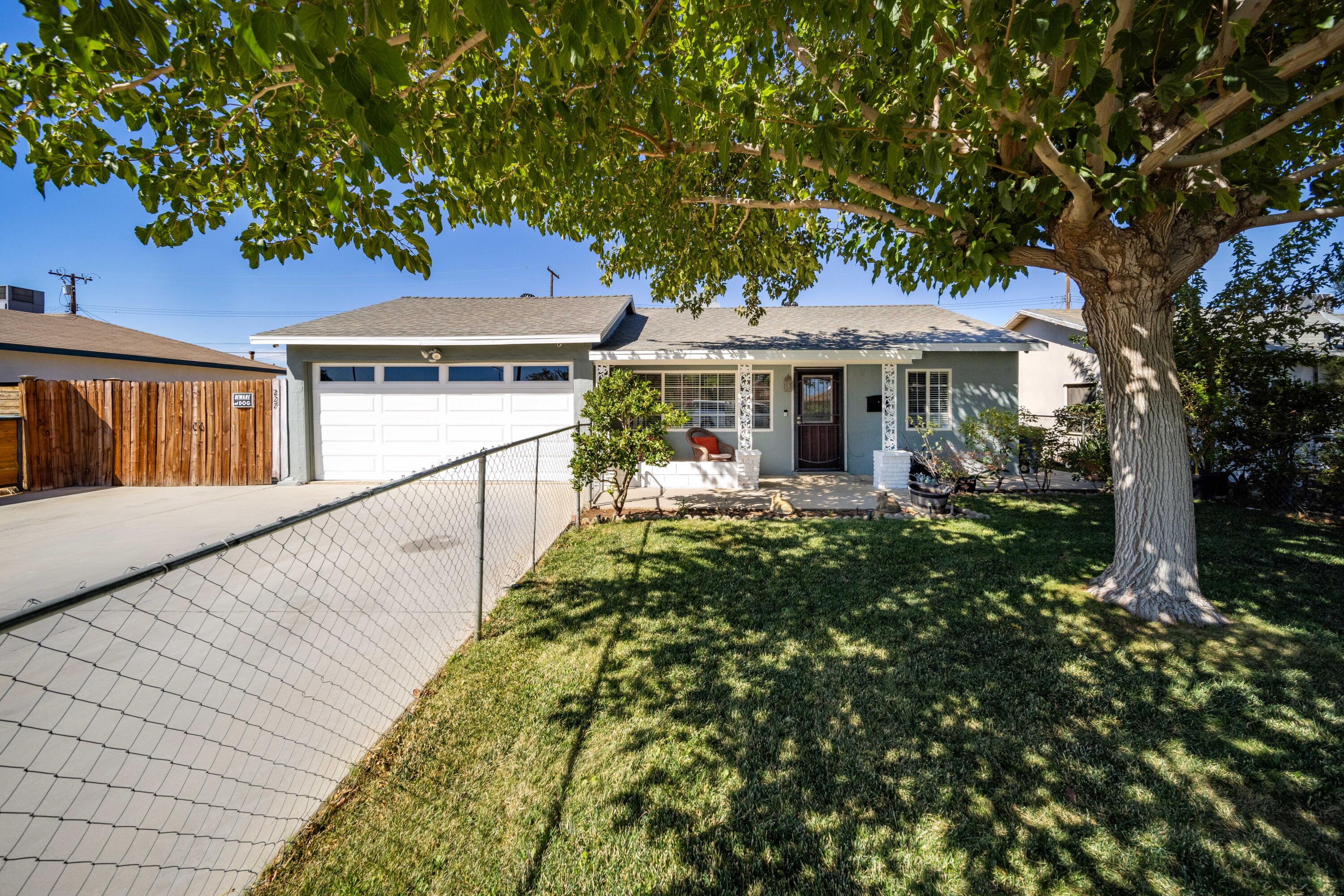 227 E Ave P1, Palmdale, CA 93550