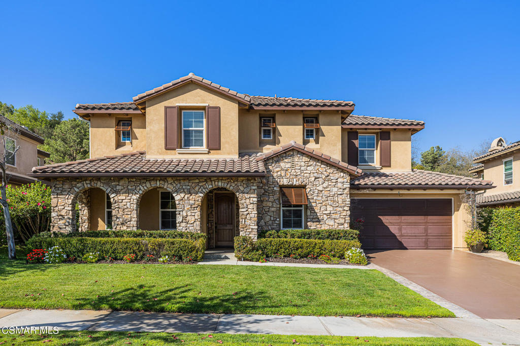 12975 Mammoth Peak Drive, Moorpark, CA 93021