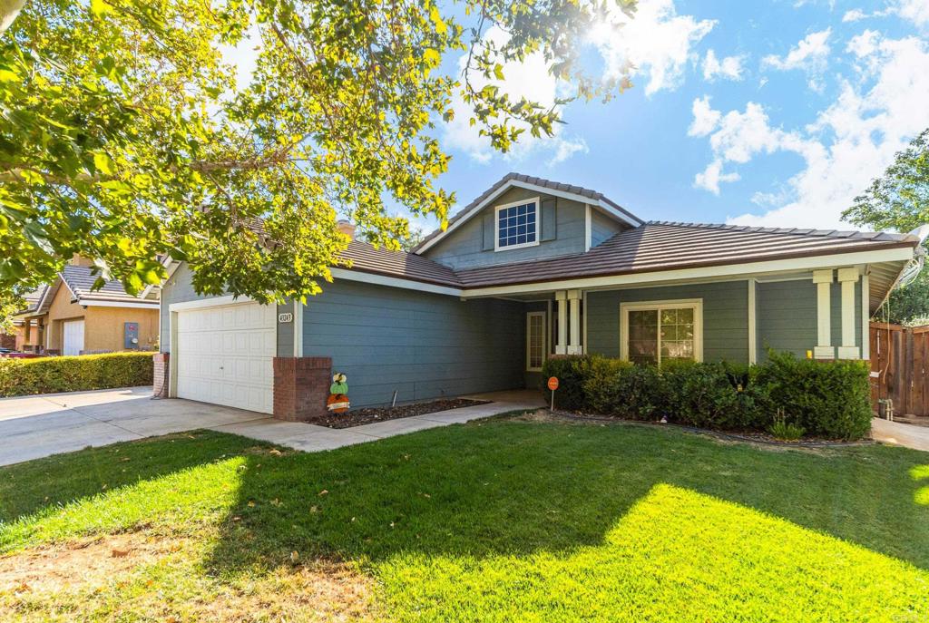 43243 Vineyard Dr, Lancaster, CA 93535