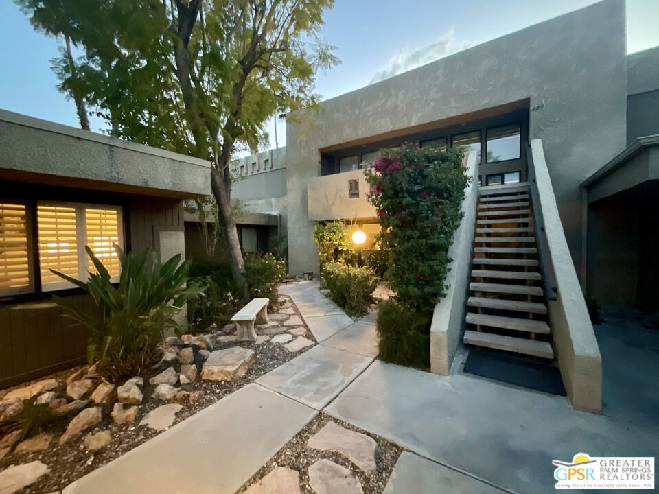 477 Bradshaw Lane, #12, Palm Springs, CA 92262