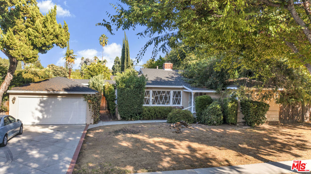 4830 Valjean Avenue, Encino, CA 91436