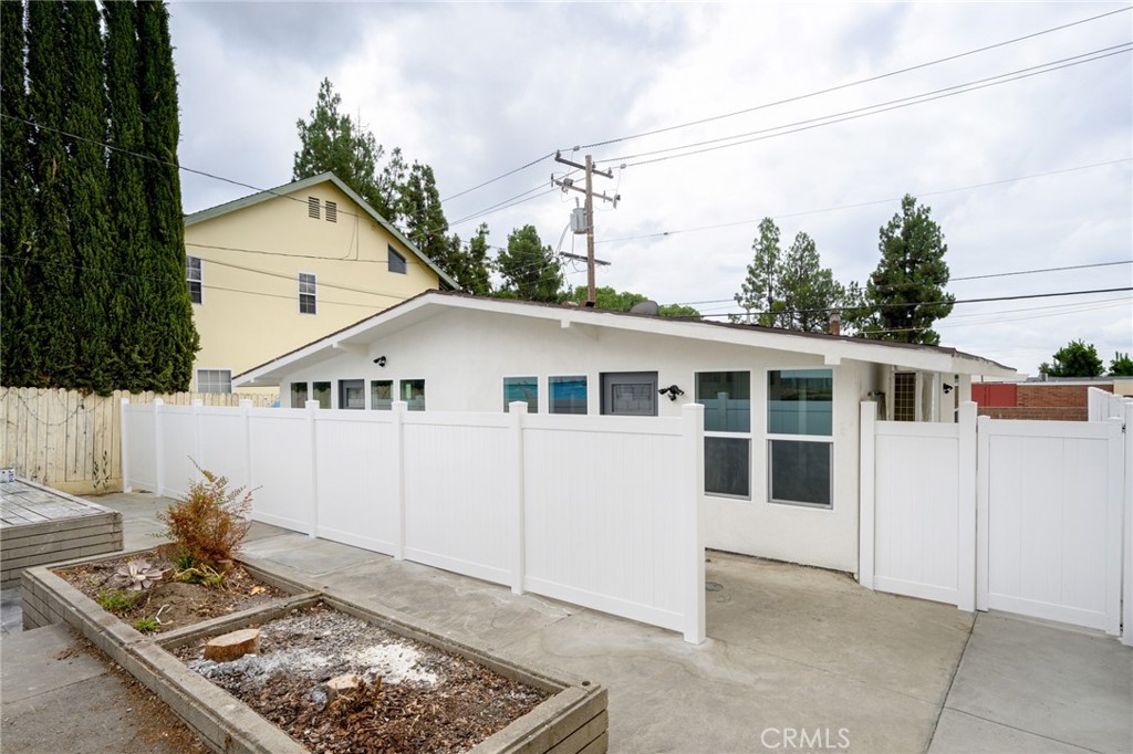 2246 Mira Vista Avenue, Montrose, CA 91020