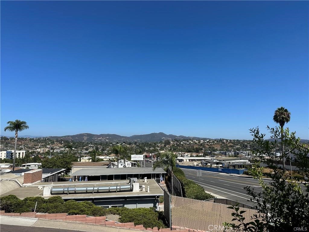 245 W Bobier, Vista, CA 92083