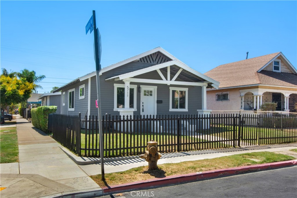 5711 Naomi Avenue, Los Angeles, CA 90011