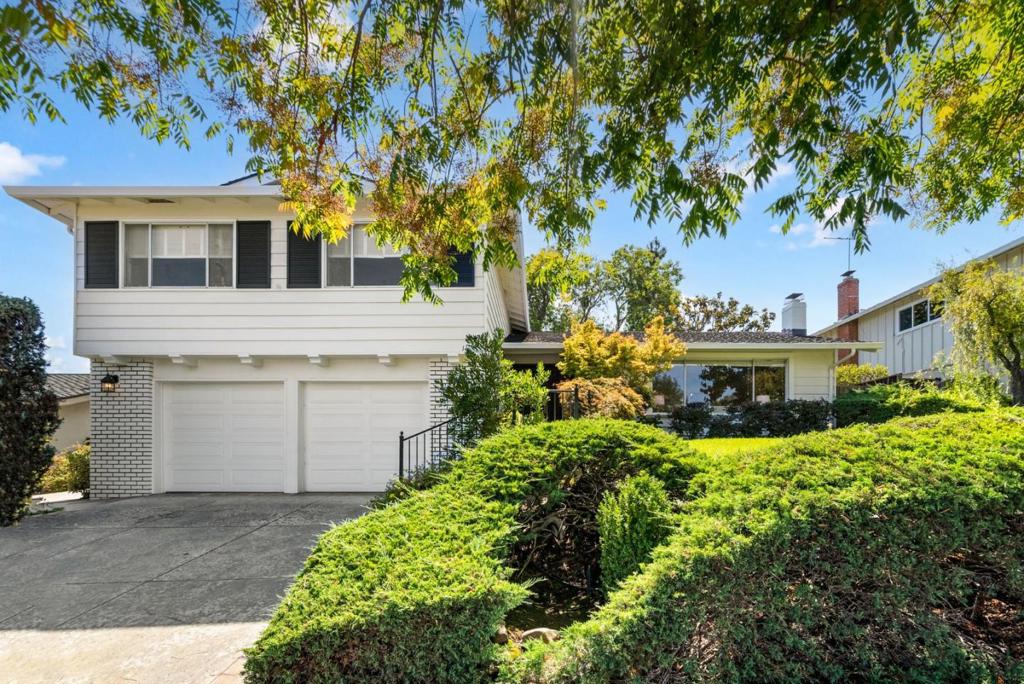 11165 La Paloma Drive, Cupertino, CA 95014