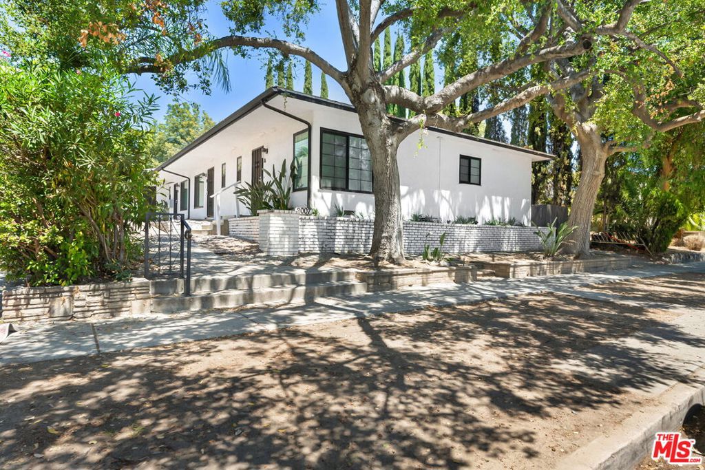 2007 E Villa Street, #D, Pasadena, CA 91107