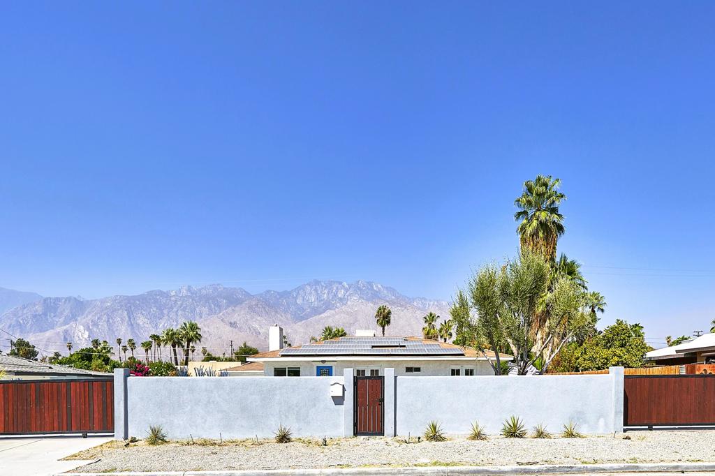 657 Highland Drive, Palm Springs, CA 92264