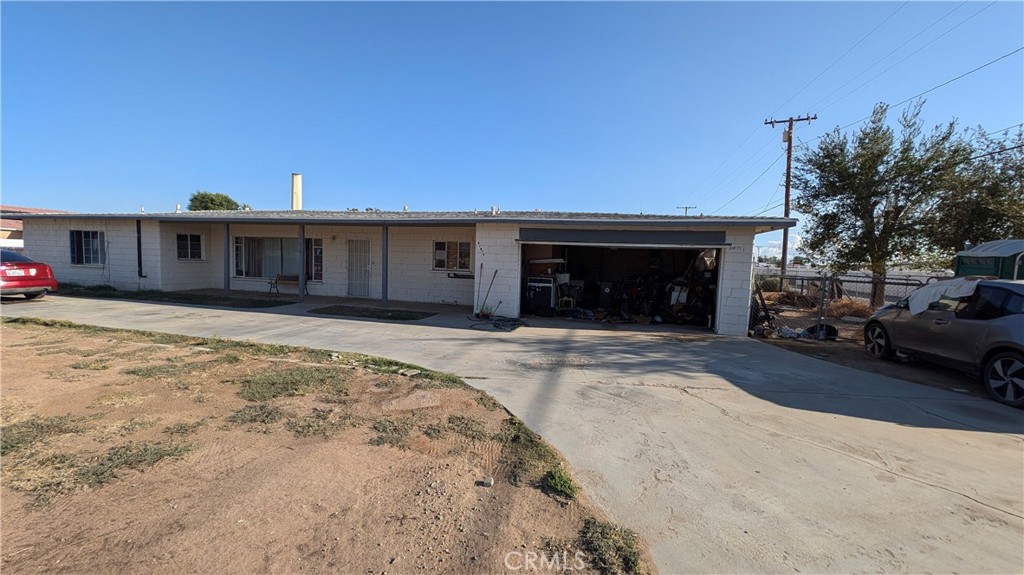 21073 Thunderbird Road, Apple Valley, CA 92307