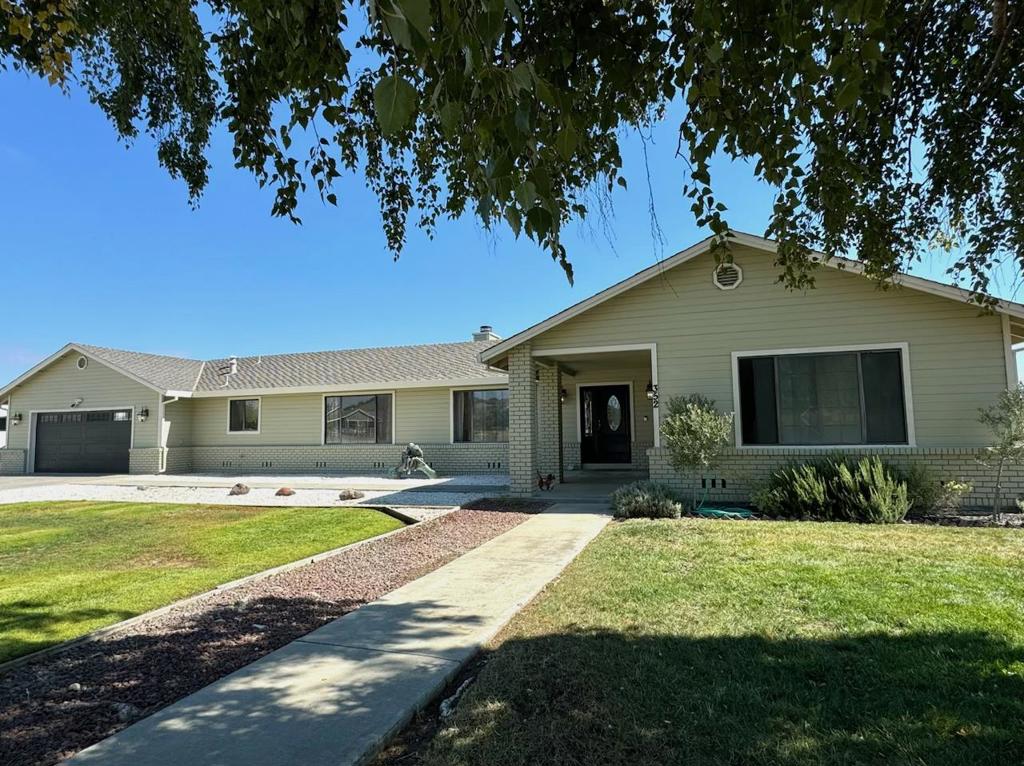 352 Cowden Road, Hollister, CA 95023